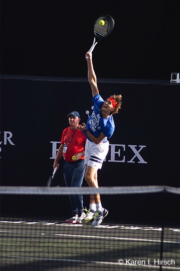 Alexander Zverev serving